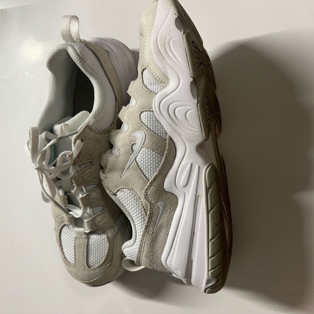 Nike White and Gray Sneakers - Picture 4 of 8